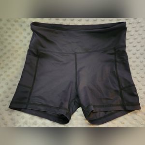 Zyia light n'tight pocket shorts